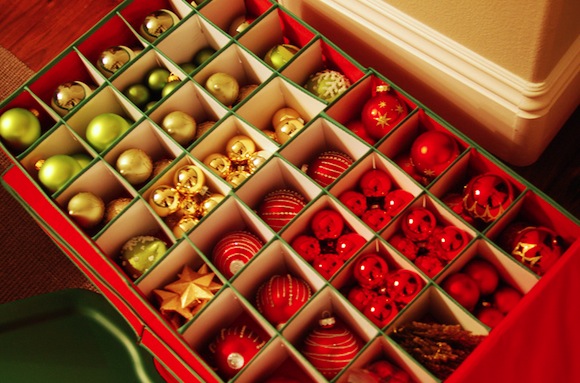 Undeck the Halls: How to Declutter Christmas Decorations