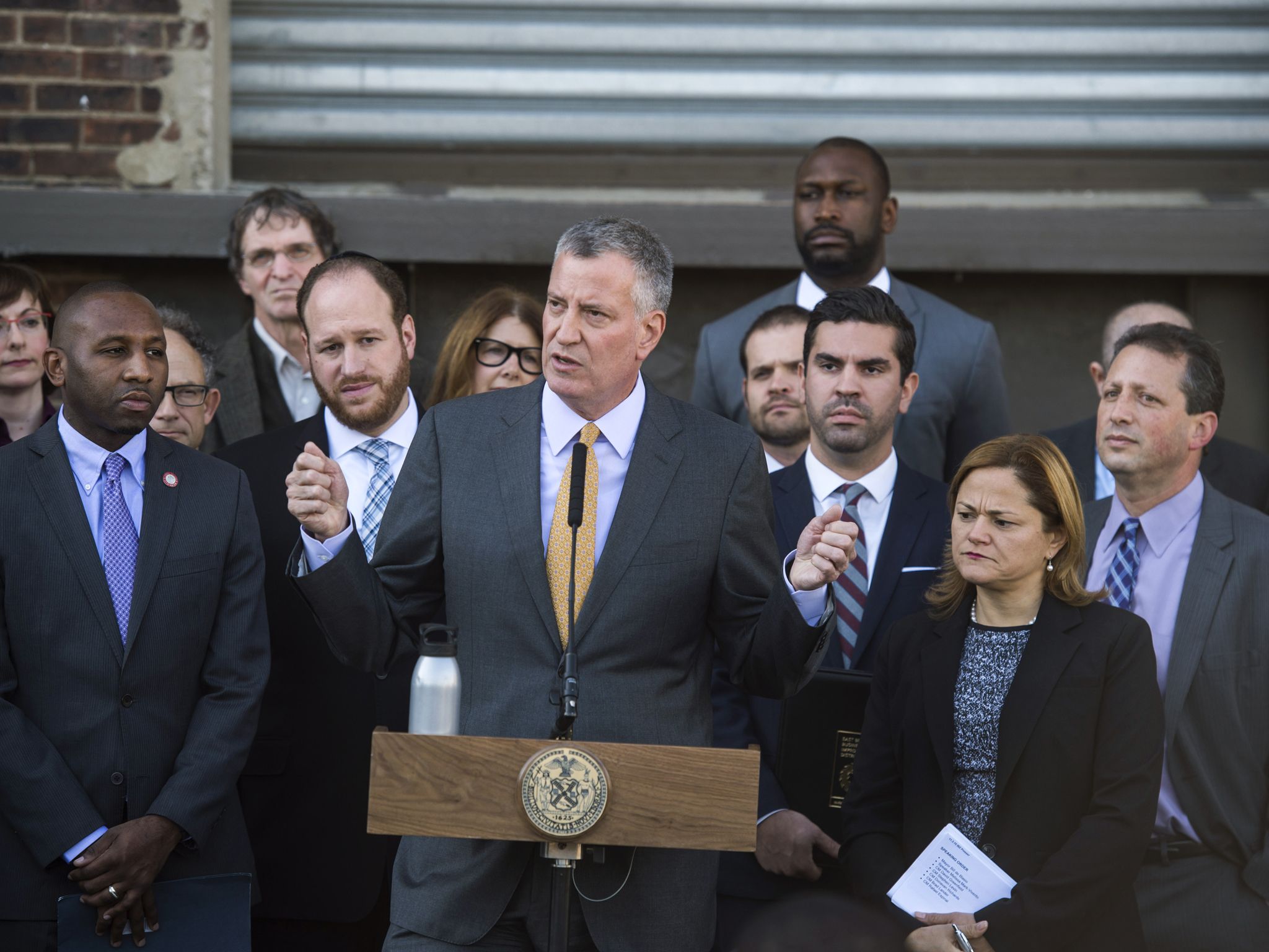 New York Mayor Bill deBlasio announcing proposed restrictions on storage development in November 2015. 